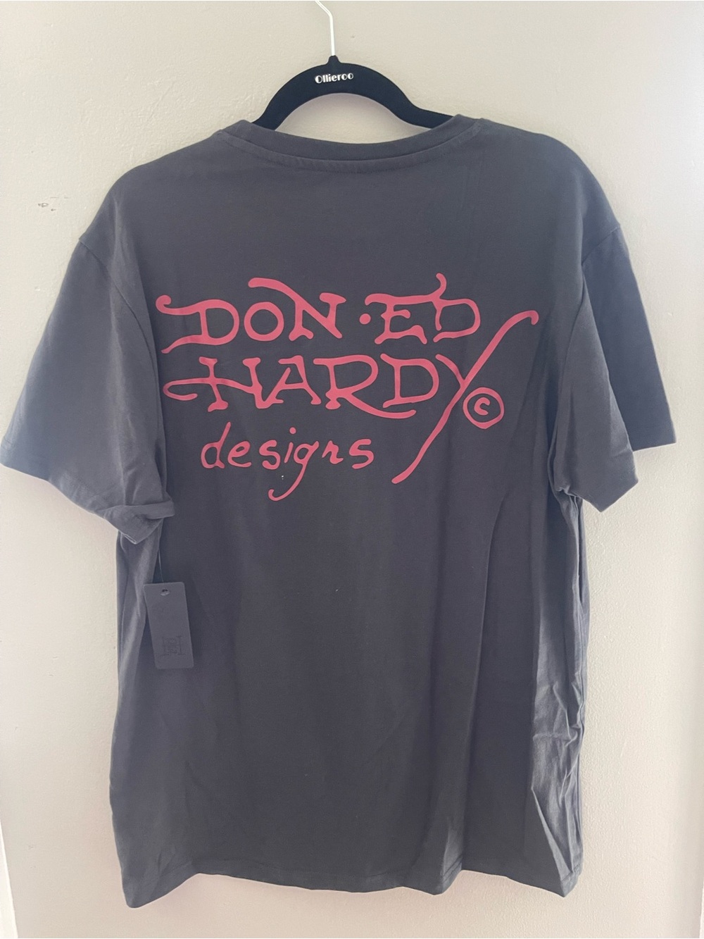 Ed Hardy Black Short-Sleeve Tiger Graphic Tee with Red Logo - Picture 3 of 4